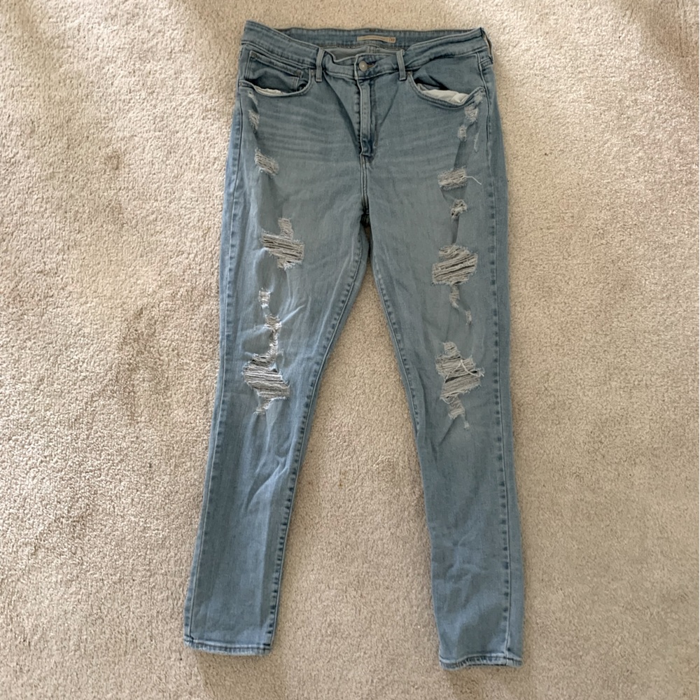 Levi’s Light Blue Ripped Jeans